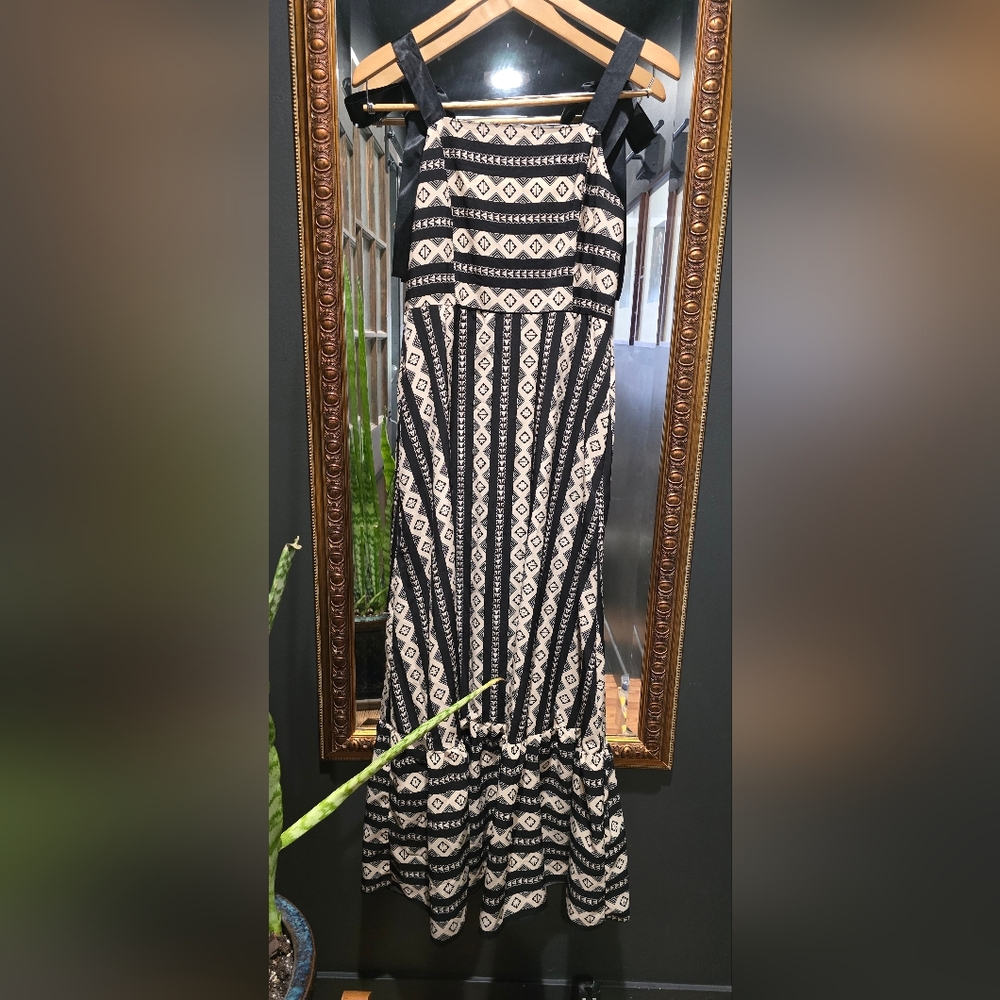 Black and Cream Geometric Patterned Dress